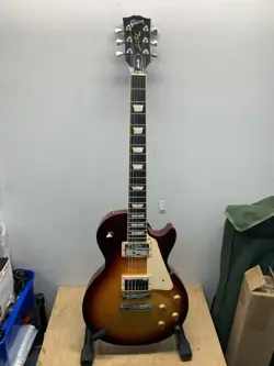 E10042662