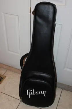 MODEL PADDED GIG