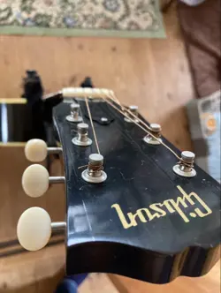 ACOUSTIC GUITAR 6-STRING