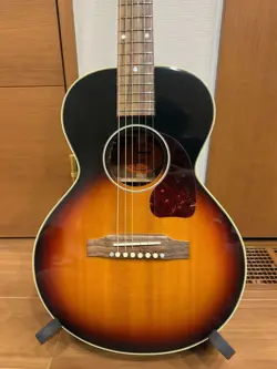 ACOUSTIC GUITAR TRIBURST