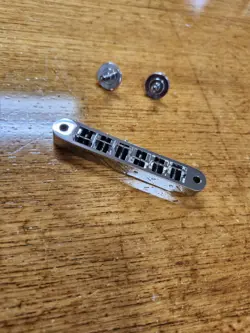 GIBSON USA NASHVILLE TUNE O MATIC BRIDGE AND STUDS CHROME API
