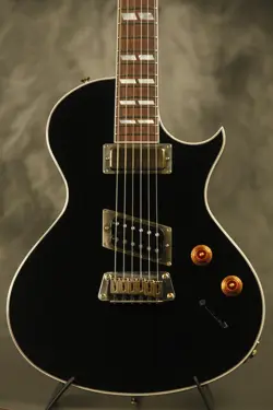 BLACK/EBONY
