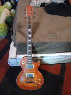 GIBSON LES PAUL ELECTRIC GUITAR (SN: 160051685)