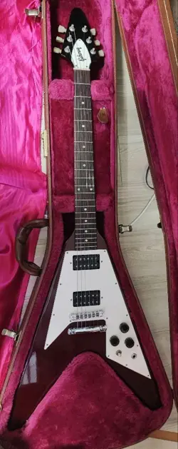 GIBSON FLYING V 67 CHERRY 1999 SAFE PACKING!