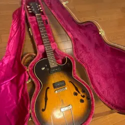 GIBSON ES-135 SEMI-HOLLOW ELECTRIC GUITAR 1995 SUNBURST FROM JAPAN
