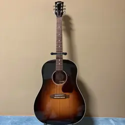 ACOUSTIC GUITAR 1947–1949