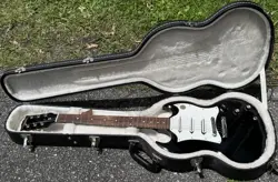W/OHSC BLACK GUITAR