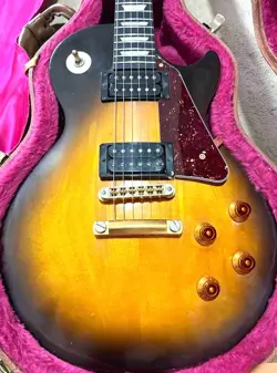 STUDIO LIGHT GUITAR