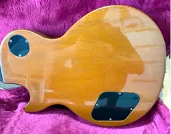 SUNBURST W/HARDCASE
