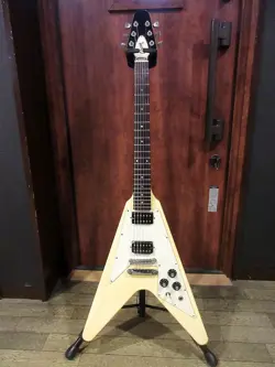 GIBSON 1983 FLYING V WHITE