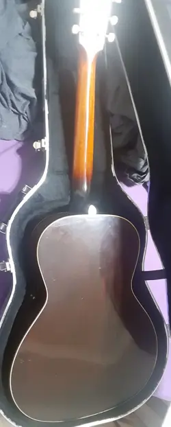 ACOUSTIC GUITAR 1938