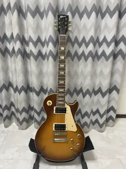 MODEL VINTAGE CLEAN