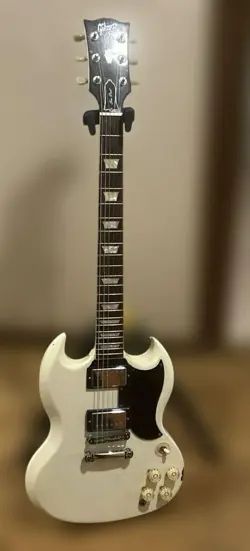 CASE MINOR BLEMISHES