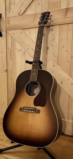2024 GIBSON J-45 STUDIO WALNUT BURST ACOUSTIC ELECTRIC GUITAR W/ OHC