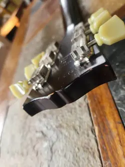 SINGLE-CUT
