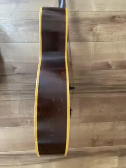 ACOUSTIC ARCHTOP GUITAR