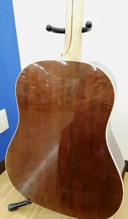 ACOUSTIC GUITAR L.R.BAGGS
