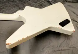 EXPLORER STYLE GUITAR