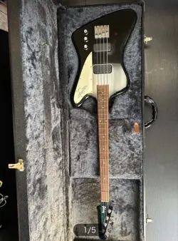 GIBSON THUNDERBIRD ELECTRIC BASS GUITAR BLACK W/ CASE FROM JAPAN
