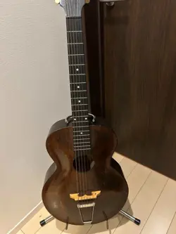ACOUSTIC GUITAR 1924