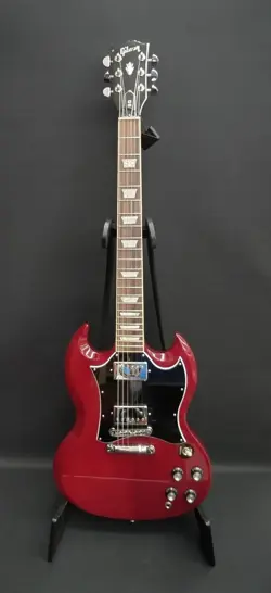 898628