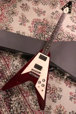 GIBSON FLYING V 1967 REISSUE CHERRY MADE IN USA 2004 SOLID BODY ELECTRIC GUITAR