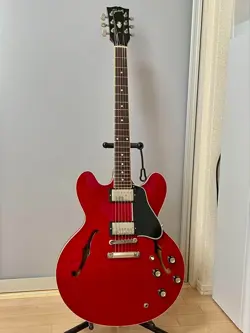 ES-335 SEMI-HOLLOW WITH
