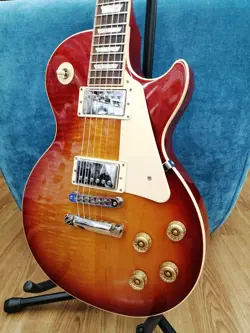 GIBSON LES PAUL TRADITIONALL 2011 ELECTRIC GUITAR
