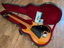 BASS GUITAR NATURAL