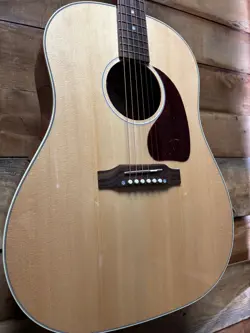 GIBSON J-45 STANDARD NATURAL GREATEST HITS LIMITED EDITION W/CASE