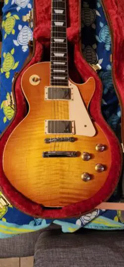 2022 GIBSON LES PAUL STANDARD ELECTRIC GUITAR - UNBURST HONEY