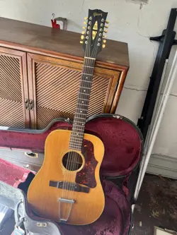 ACOUSTIC GUITAR B45