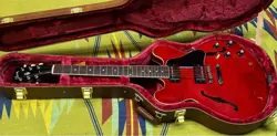 GIBSON ES-335 2023 SEMI-HOLLOW GUITAR USED, EXCELLENT CONDITION