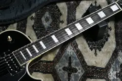 MONTY'S GUITARS