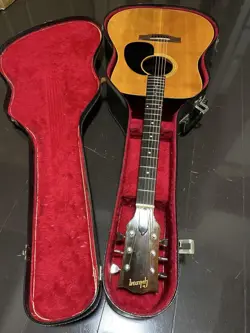 ACOUSTIC GUITAR CLASSIC