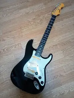 BY MOON? GUITARMAN