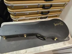 GIBSON CUSTOM SHOP LES PAUL CASE RED LINED.