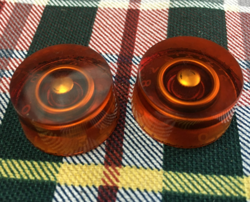 TWO AMBER LES