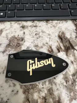 PLY GOLD LOGO