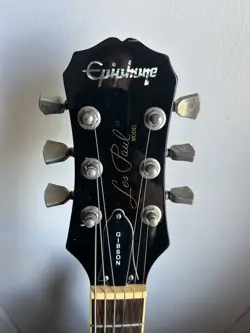 GUITAR HARDSHELL CASE