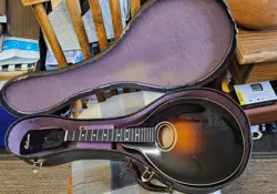 VINTAGE GIBSON MANDOLINS