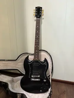 USED. SPARE STRINGS.