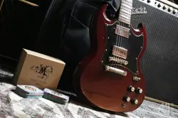 MONTY'S GUITARS RETRO