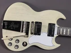 WHITE W/ MAESTRO
