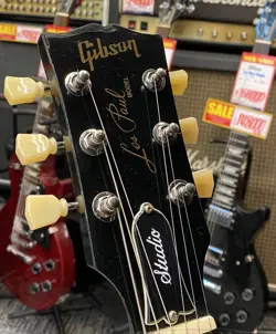 EBONY W/GIG