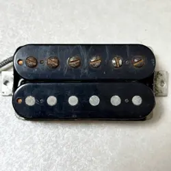 2.737.842 HUMBUCKER
