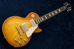 FIGURED TOP -HONEY