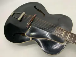 ACOUSTIC GUITAR 1950