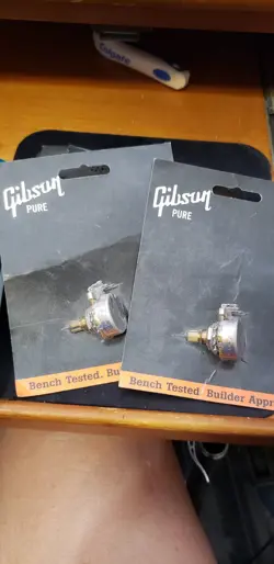 GIBSON PURE 500K SHORT SHAFTER POTENTIOMETERS (2)