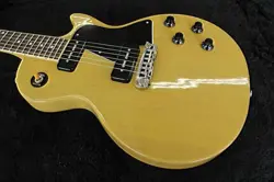 YELLOW 906519